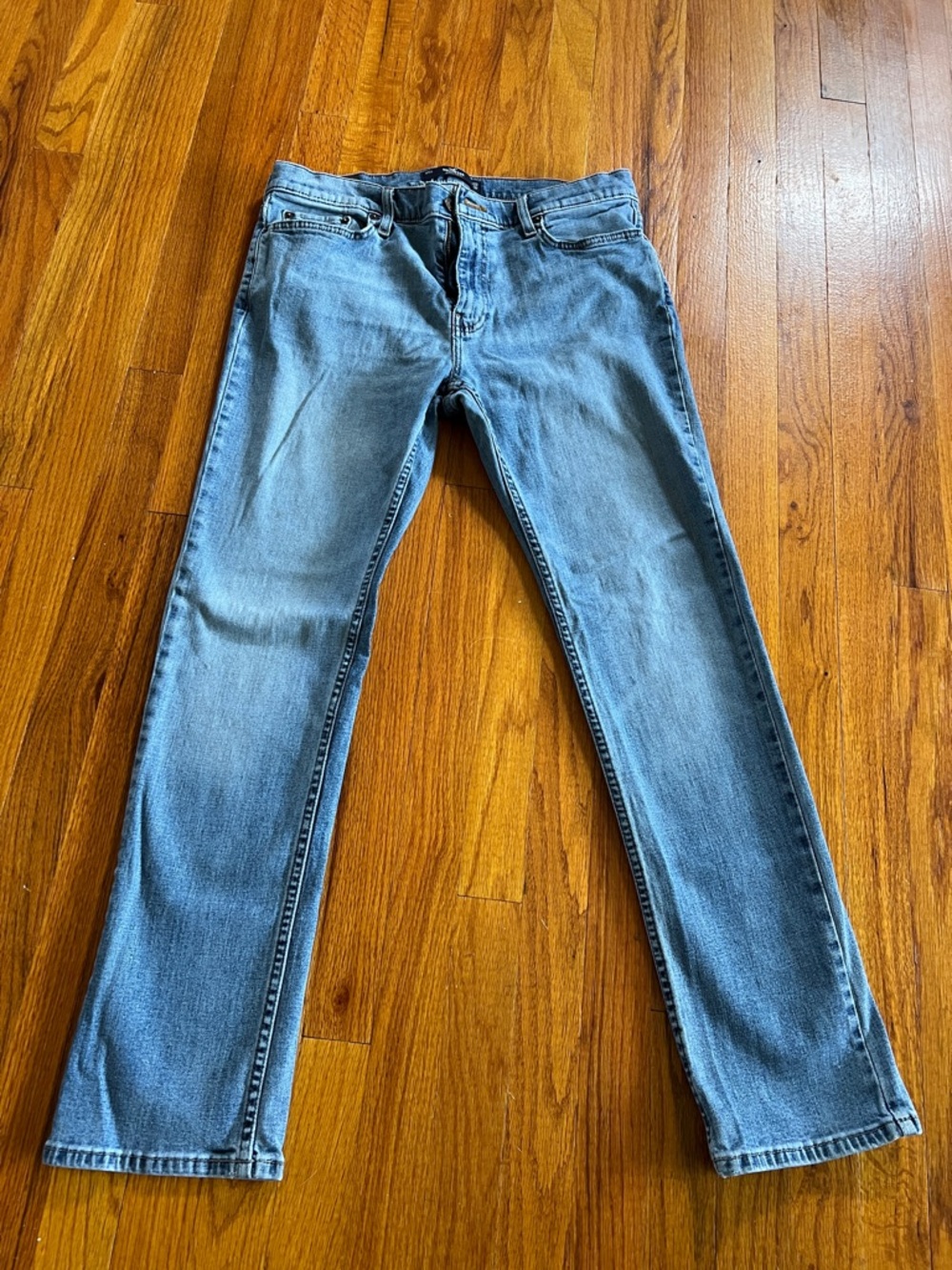 Hollister Light Wash Straight Leg Men’s Jeans